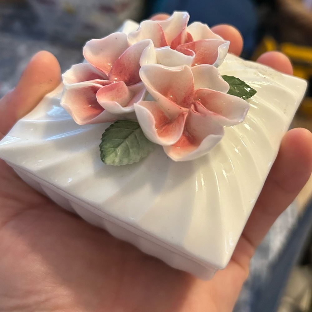 Vintage trinket box